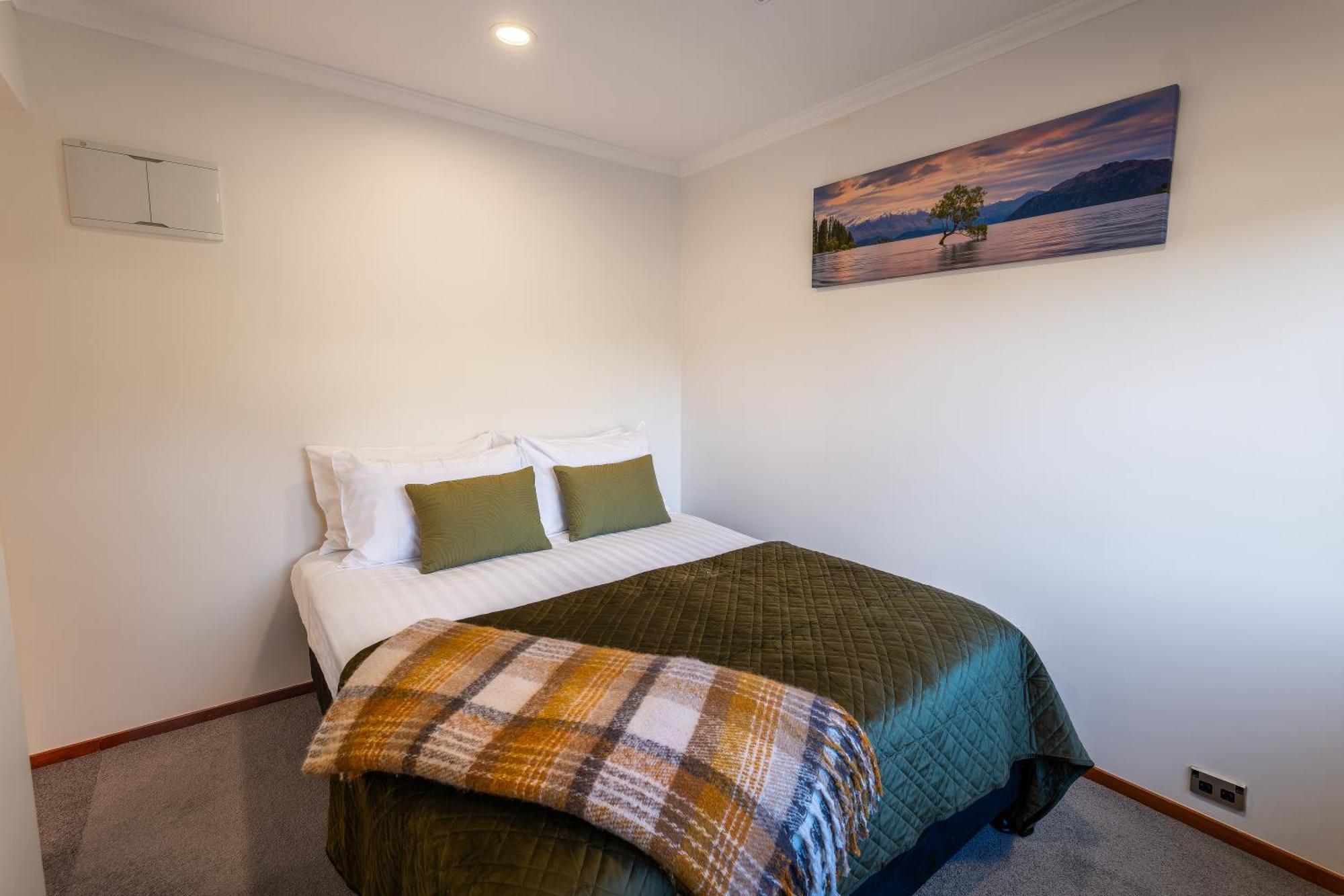 Wanaka Springs Lodge Exterior photo