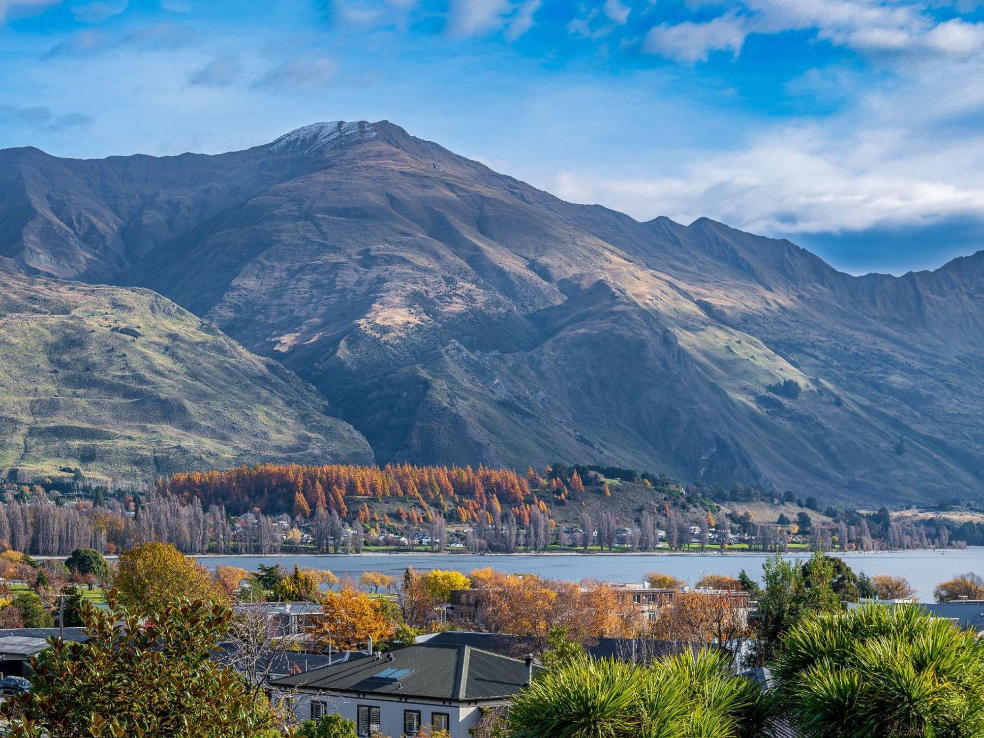 Wanaka Springs Lodge Exterior photo