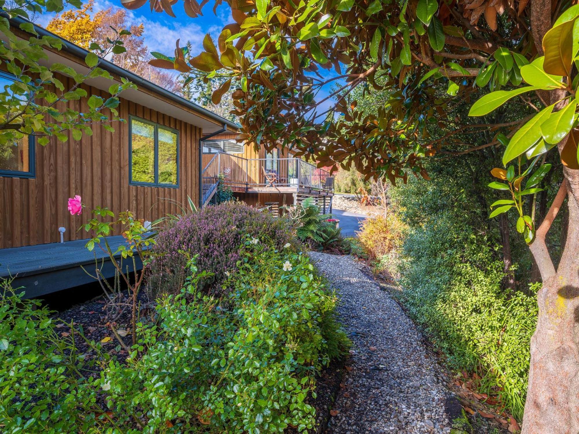 Wanaka Springs Lodge Exterior photo